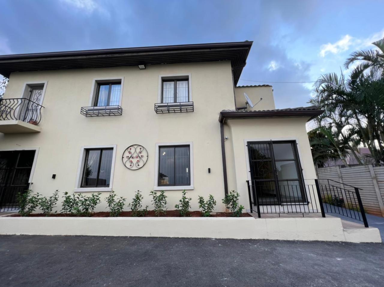 Durban Italian Villa 1&2 Room photo